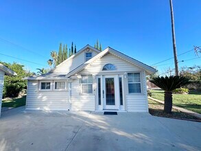 7445 Orion Ave in Van Nuys, CA - Building Photo - Building Photo