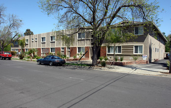 Millbrae Lane Apartments in Los Gatos, CA - Foto de edificio - Building Photo