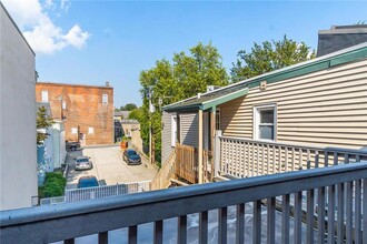 427 Front St-Unit -3F in Catasauqua, PA - Foto de edificio - Building Photo