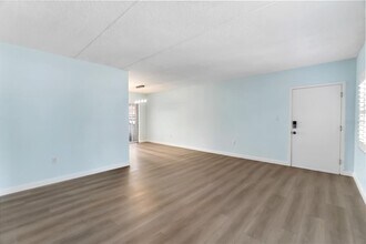 1153 Rue des Rois in South Pasadena, FL - Building Photo - Building Photo