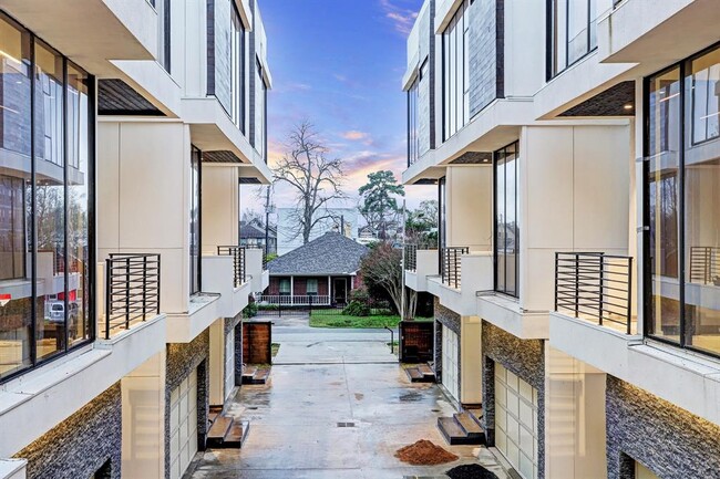 815 W 24th St in Houston, TX - Building Photo - Building Photo