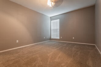 Trailwood Village Apartments in Kingwood, TX - Building Photo - Interior Photo