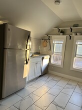 65 Summer St, Unit #2 in Taunton, MA - Building Photo - Building Photo