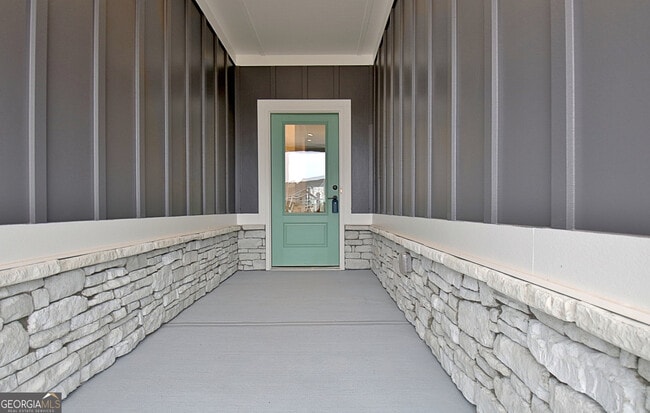 190 Redhaven Dr in Senoia, GA - Foto de edificio - Building Photo