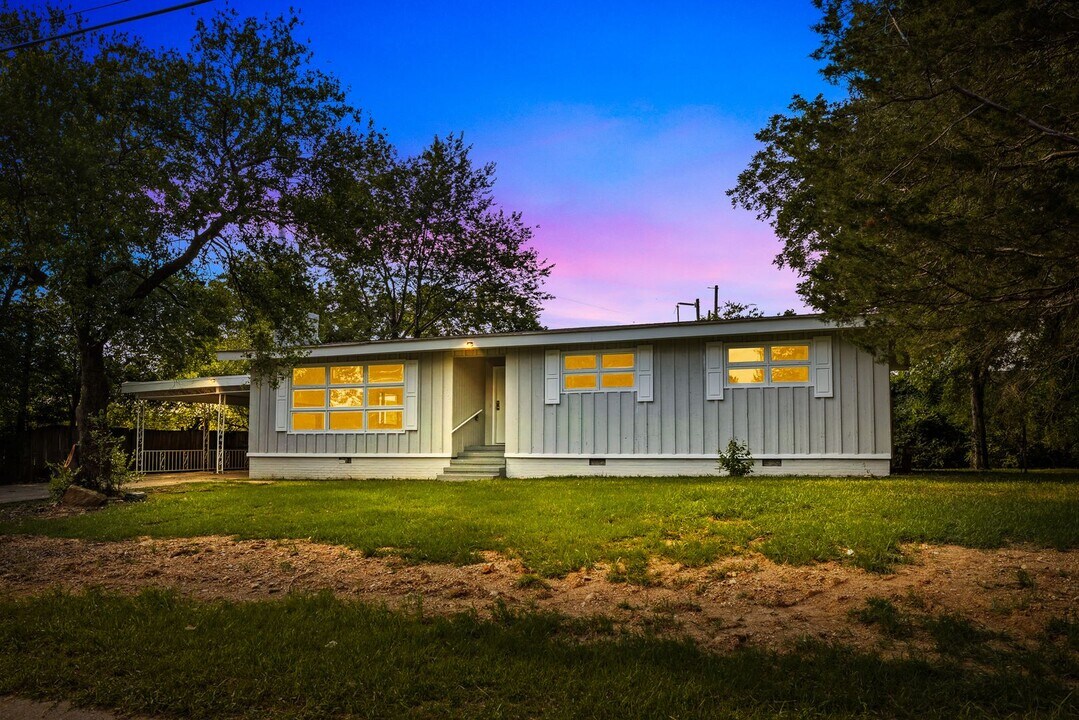 704 Idlewood Rd in Birmingham, AL - Building Photo