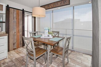 1810 Avenida Del Mundo in Coronado, CA - Foto de edificio - Building Photo