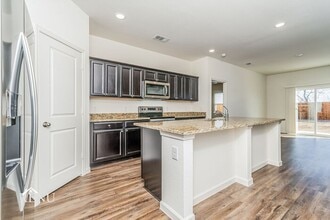 512 London Dr in Lavon, TX - Building Photo - Building Photo