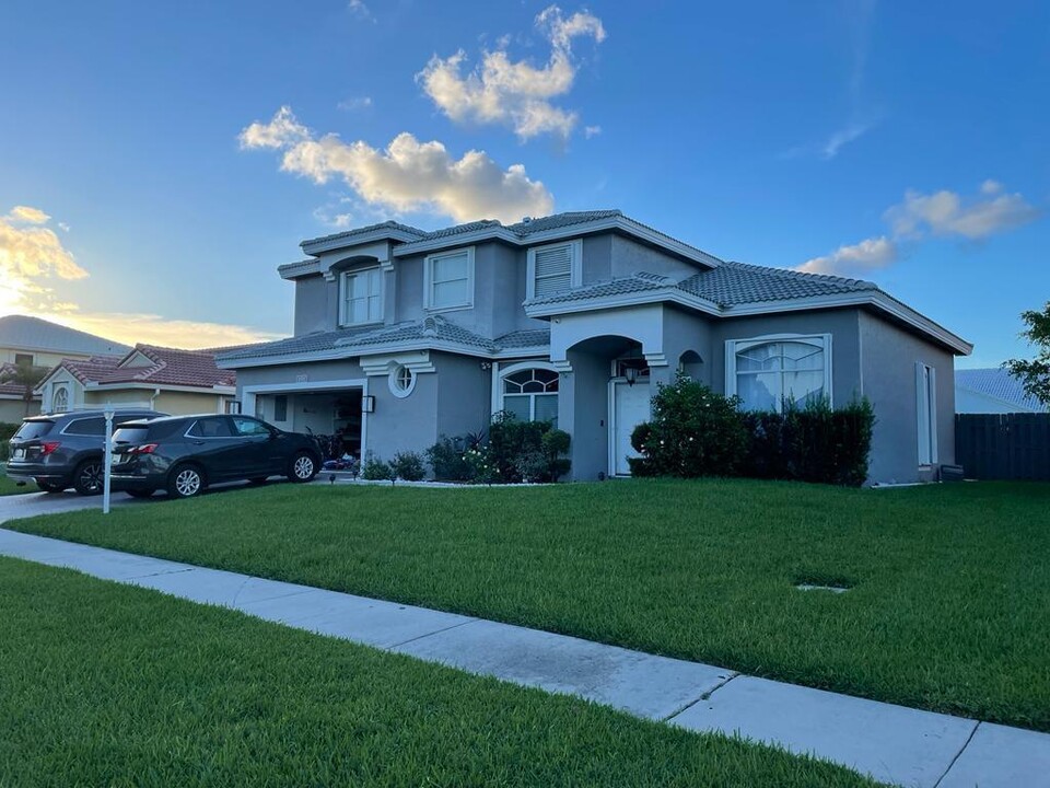 9701 Enchanted Pointe Ln in Boca Raton, FL - Building Photo