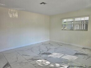 2217 Grant St in Hollywood, FL - Building Photo - Building Photo