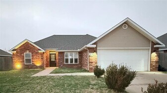 3108 S G St in Rogers, AR - Building Photo