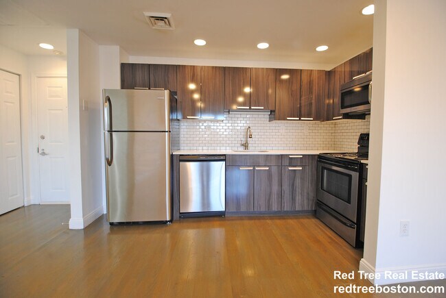 105 Jersey St, Unit 6 in Boston, MA - Foto de edificio - Building Photo