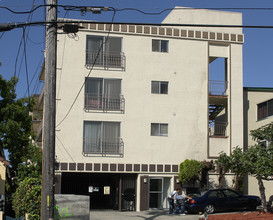 281 Macarthur Blvd in Oakland, CA - Building Photo - Building Photo