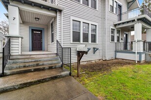 7 Rose Ave in Medford, OR - Building Photo