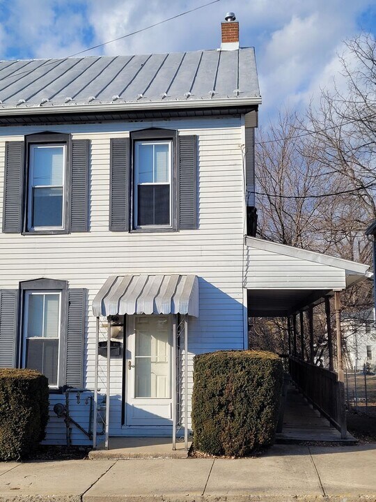 123 E Burd St in Shippensburg, PA - Building Photo