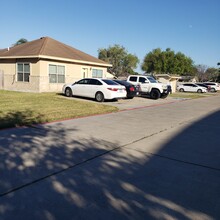 Hampshire Park Townhomes in Harlingen, TX - Building Photo - Building Photo