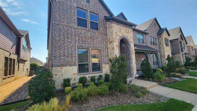 4739 Smokey Quartz Ln in Arlington, TX - Foto de edificio