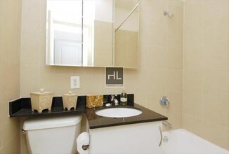 50 W 77th St-Unit -03A in New York, NY - Building Photo - Building Photo