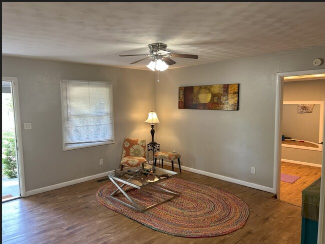 2304 Jackson Bluff Rd in Tallahassee, FL - Building Photo - Building Photo