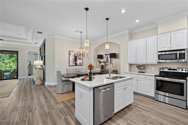 property at 9393 Isla Bella Cir