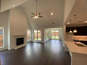 405 Ambrose St in Fort Worth, TX - Foto de edificio - Building Photo