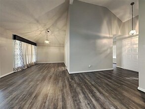 9818 Haverdown Dr in Houston, TX - Building Photo - Building Photo