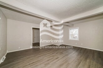 500 Scenic Park Dr in Creve Coeur, IL - Building Photo - Building Photo