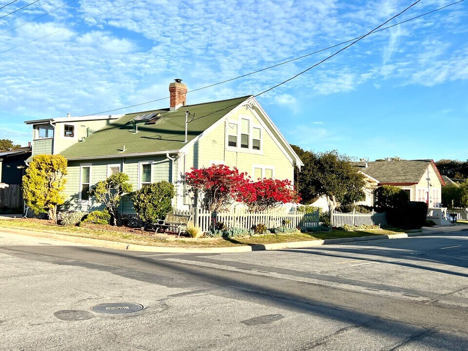 518 Congress Ave in Pacific Grove, CA - Building Photo