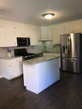 150 Burritt St, Unit 3F in Southington, CT - Building Photo - Building Photo