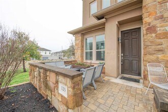 13800 Lyndhurst St in Austin, TX - Building Photo - Building Photo