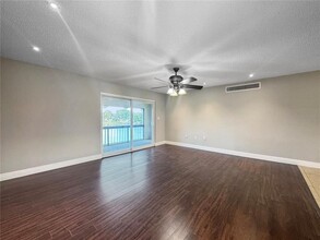 626 Orange Dr in Altamonte Springs, FL - Building Photo - Building Photo