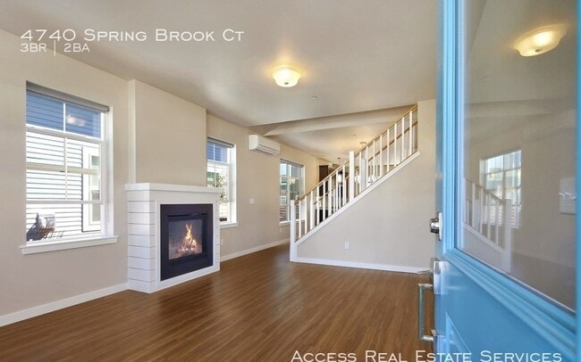 4740 Spring Brook Ct in Bellingham, WA - Building Photo - Building Photo