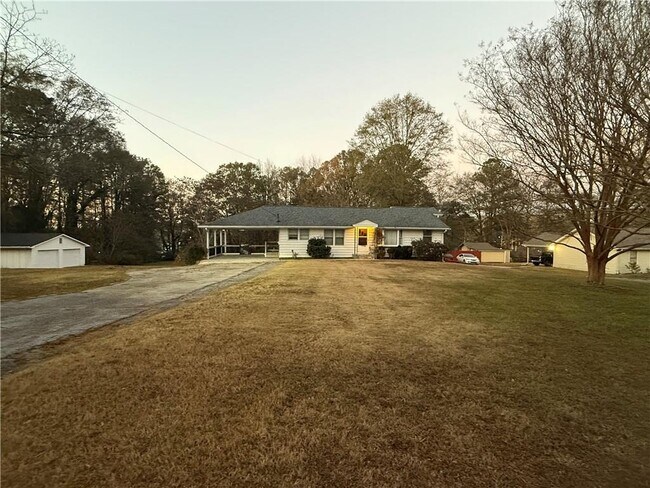 498 Ridge Ave in Mableton, GA - Building Photo - Building Photo