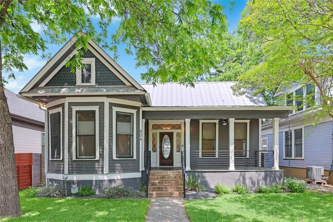property at 904 Willow St