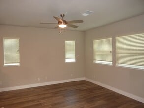3219 Sher Ct in Sacramento, CA - Building Photo - Building Photo