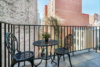 809 9th Ave in New York, NY - Building Photo - Building Photo