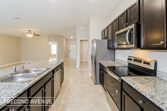 371 Dadeville St SE in Palm Bay, FL - Foto de edificio - Building Photo