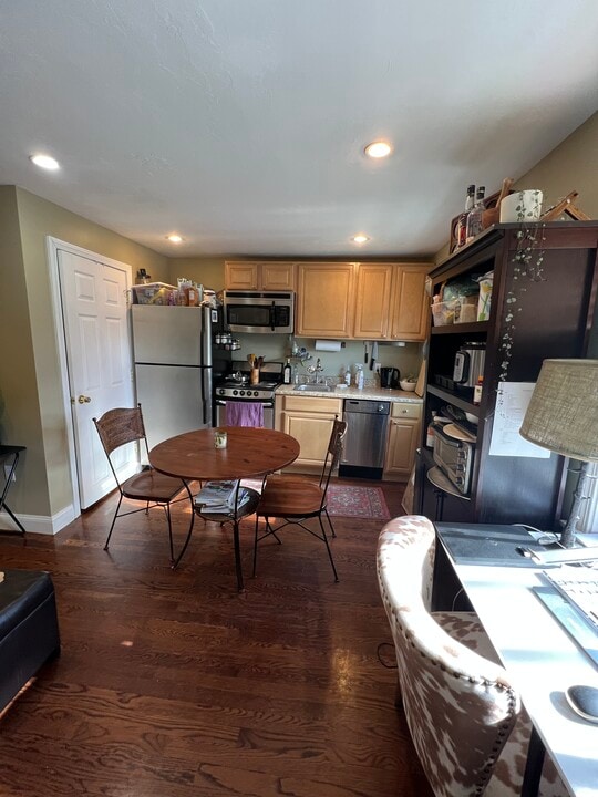 735 Somerville Ave, Unit 1 in Somerville, MA - Building Photo