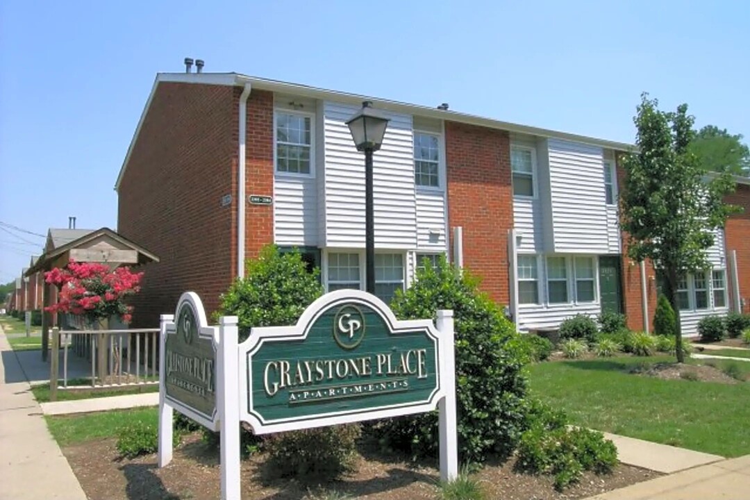 Graystone Place Apartments in Richmond, VA - Building Photo