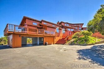 404 Hidden Valley Rd in Royal Oaks, CA - Building Photo - Building Photo
