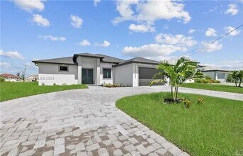 324 El Dorado Blvd S in Cape Coral, FL - Foto de edificio - Building Photo