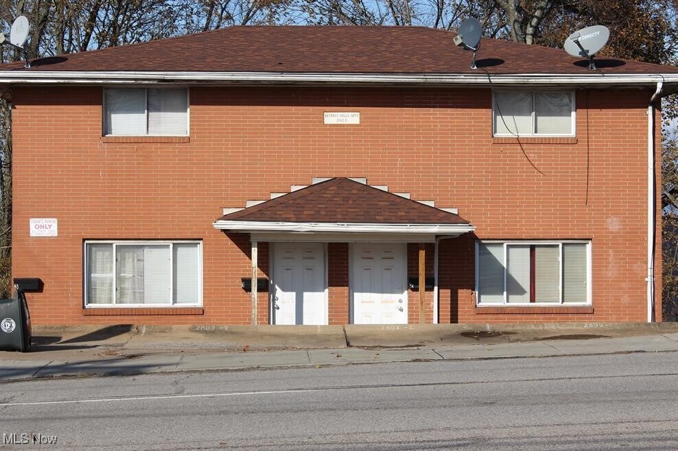 2803 Sunset Blvd in Steubenville, OH - Foto de edificio