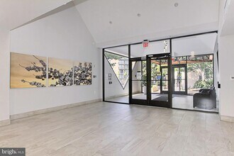 1301 N Courthouse Rd in Arlington, VA - Foto de edificio - Building Photo