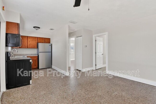 58 W 27th St in West Palm Beach, FL - Building Photo - Building Photo