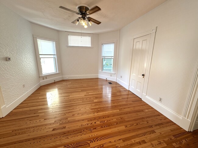 17 Upham St, Unit 1 in Malden, MA - Building Photo - Building Photo