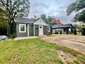 2125 Camp Greene St in Charlotte, NC - Building Photo