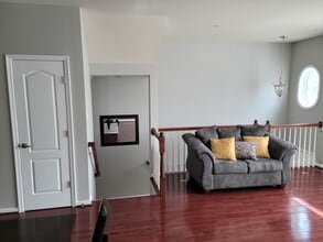 7152 Hummingbird Dr in Glen Burnie, MD - Building Photo - Building Photo