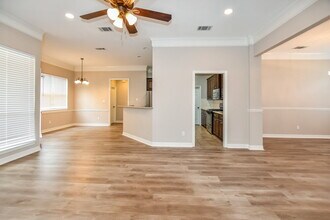 106 Stanford St in Forney, TX - Foto de edificio - Building Photo