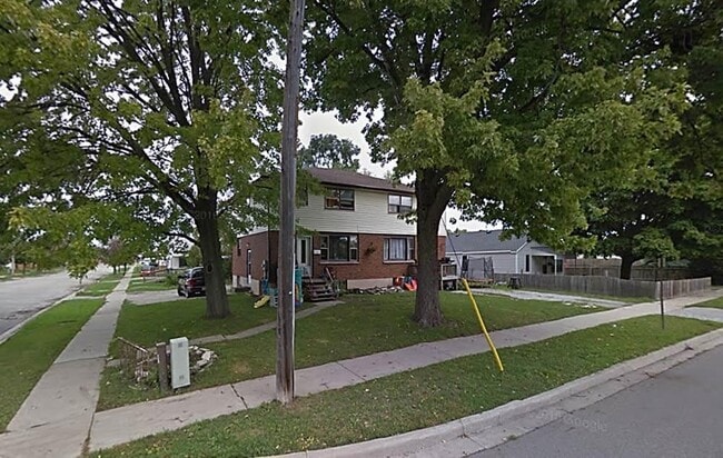 property at 702 Confederation St