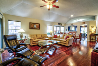 10904 Grapevine Ln in Austin, TX - Building Photo - Building Photo
