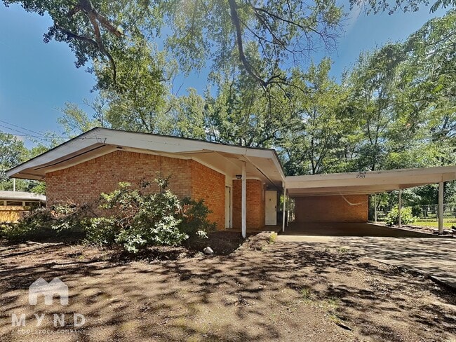 property at 2701 Stillwell Dr